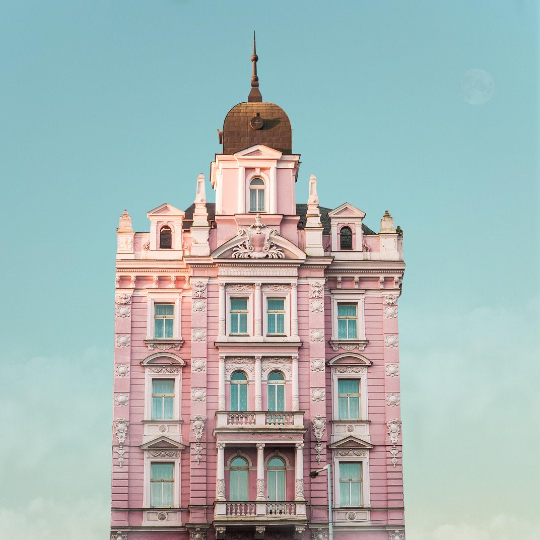 hotel opera valentina accidentally wes anderson social 2 iFocus