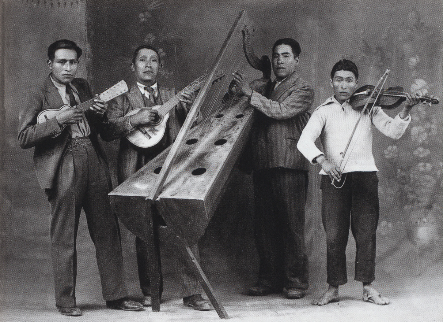 17 Folkloric Musicians Cuzco 1934. Chambi Martin Jimenez iFocus